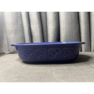 Corning Ware Medium Baker Embossed Stoneware Casserole Dish Blue 1.5 QT
